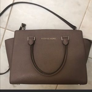 Michael Kors purse 👜